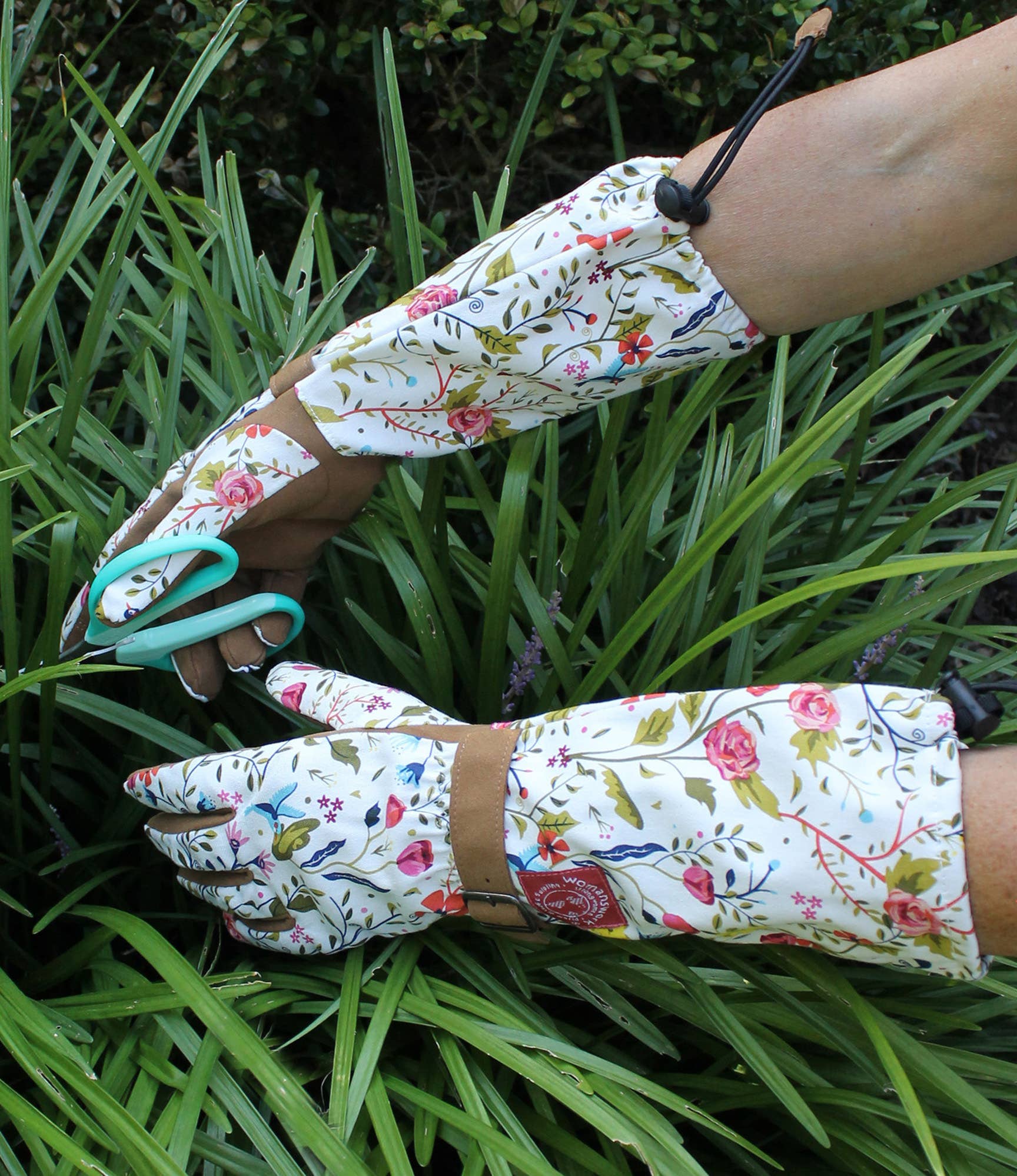 Women’s Long Cuff Gardening Gloves with Scratch Protection, Sun Shield, and Reinforced Palms