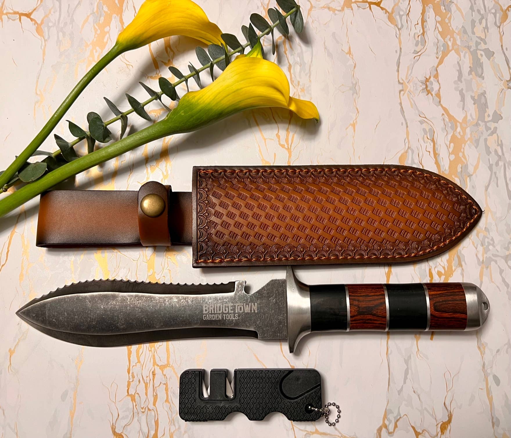 Premium Hori Hori Garden Knife with Leather Sheath and Sharpener