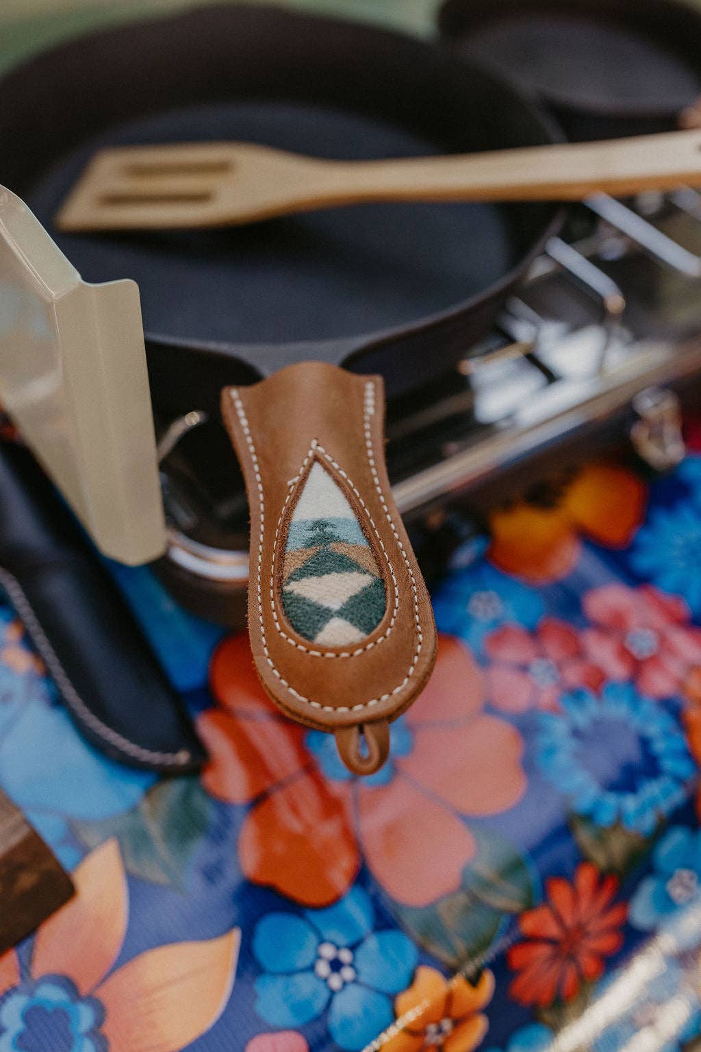 Cast Iron Handle Potholder – Horween Leather and Pendleton Wool Grip for Skillets