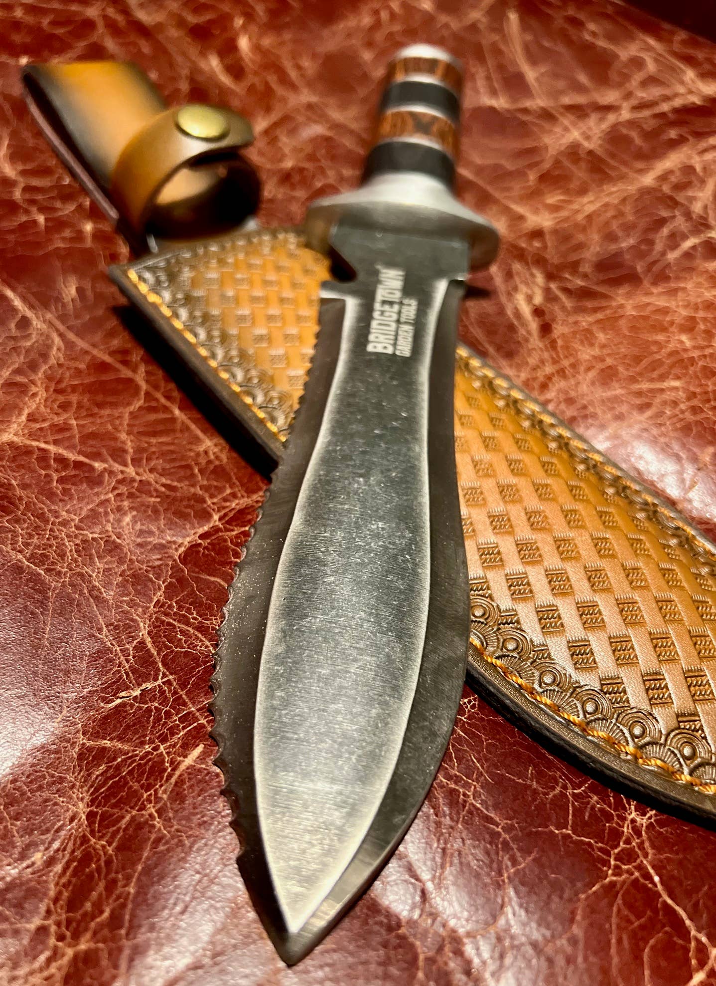 Premium Hori Hori Garden Knife with Leather Sheath and Sharpener